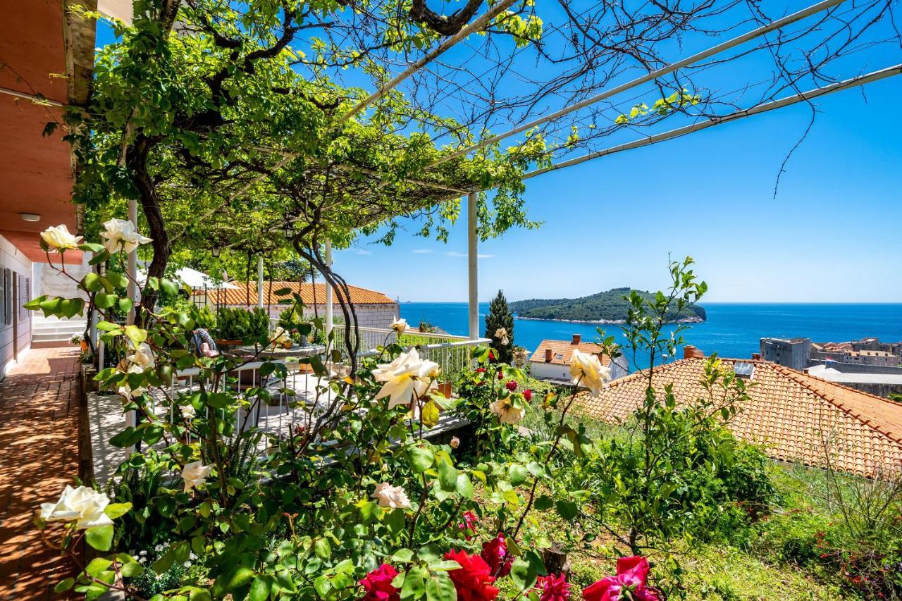 Rose Guest house 3*